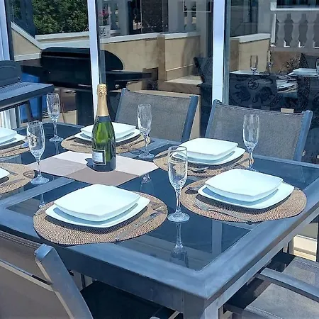 Spacious Ground Floor Overlooking The Beautiful Communal Pool Apartment