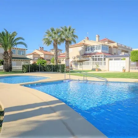 Spacious Ground Floor Overlooking The Beautiful Communal Pool