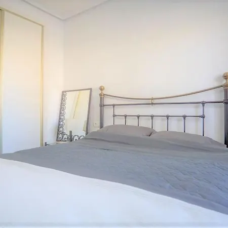 Apartment Spacious Ground Floor Overlooking The Beautiful Communal Pool