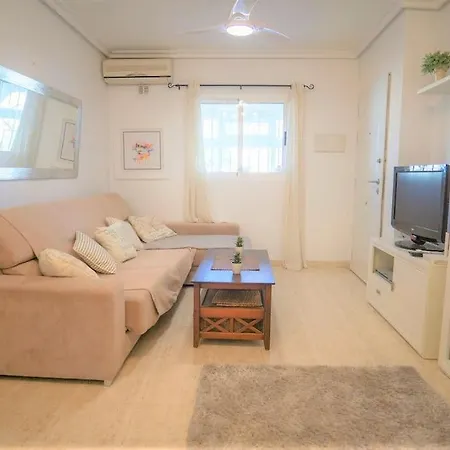 Apartment Spacious Ground Floor Overlooking The Beautiful Communal Pool *